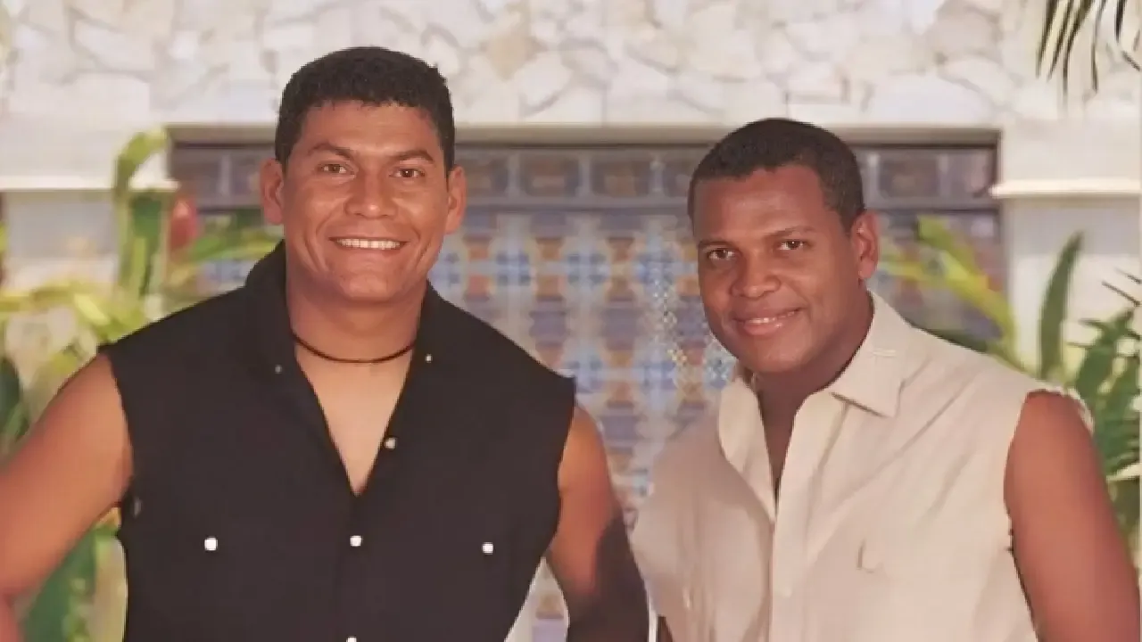 alex manga y omar geles.webp