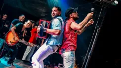 En la foto: Luis Campillo y Yader Romero en concierto